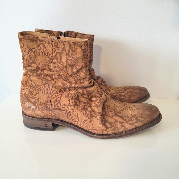 JOHN VARVATOS Morrison Sharpei Snake-Skin Motif Leather Boot - Handmade in Italy - Picture 10 of 16
